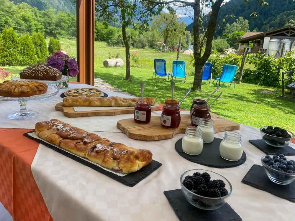 Agriturismo Fattoria Dalcastagne Torcegno ภายนอก รูปภาพ
